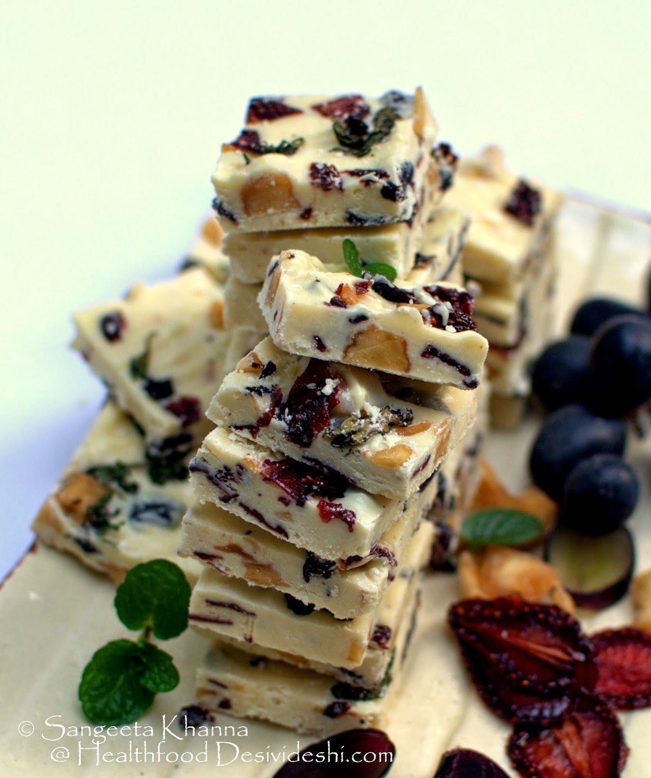 white chocolate bars with mixed sun dried fruits and hint of mint : perfect gifting ideas 