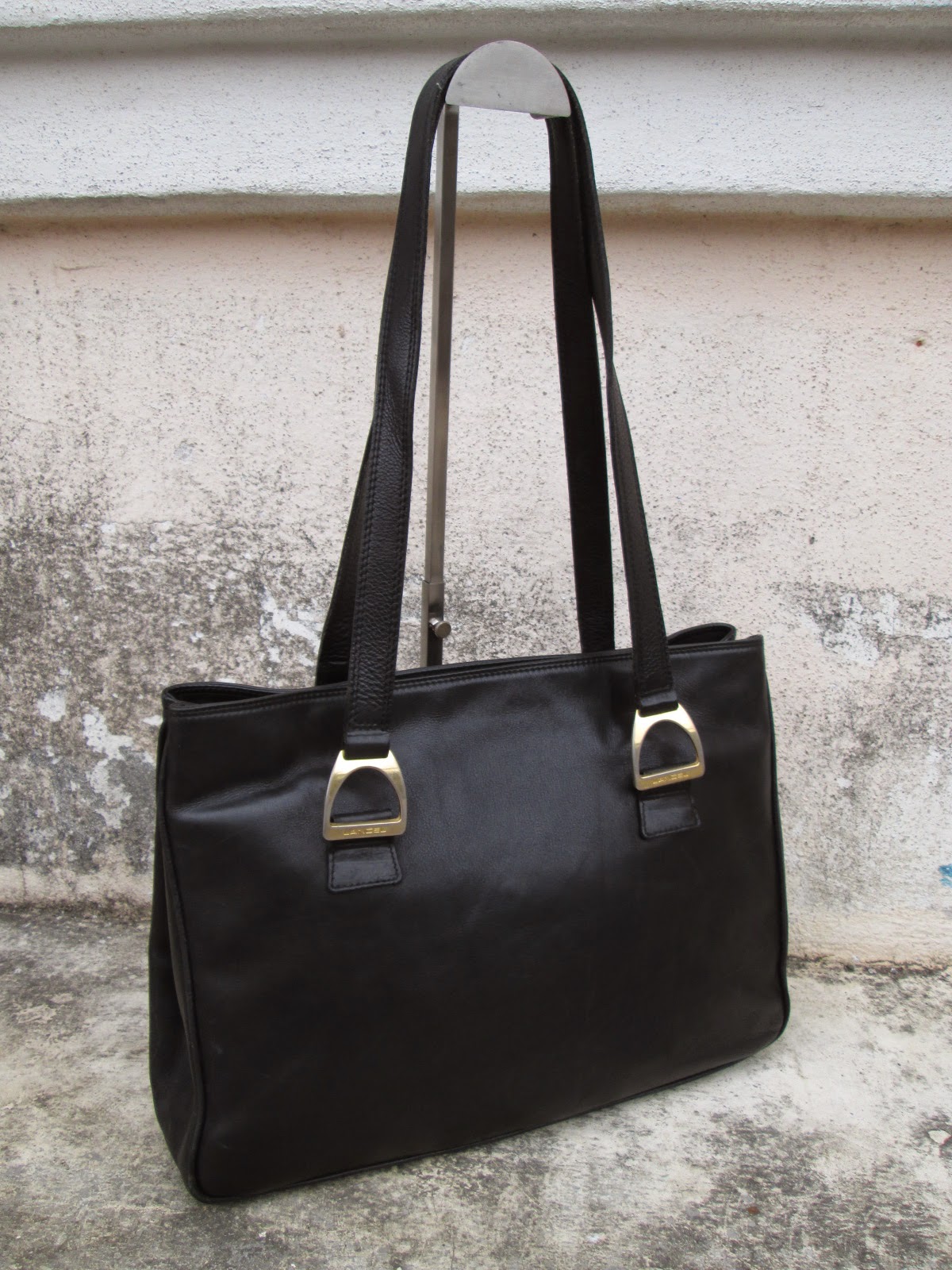 d0rayakEEbaG Authentic LANCEL Paris Black Leather Shoulder Bag(SOLD)