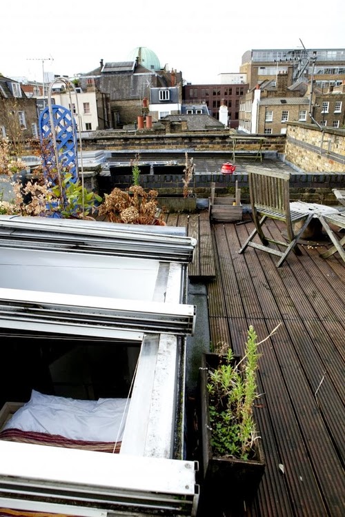 08-1st-Floor-Studio-Mews-Apartment-Camden-London-UK-Skylight-Roof-Terrace-Garden