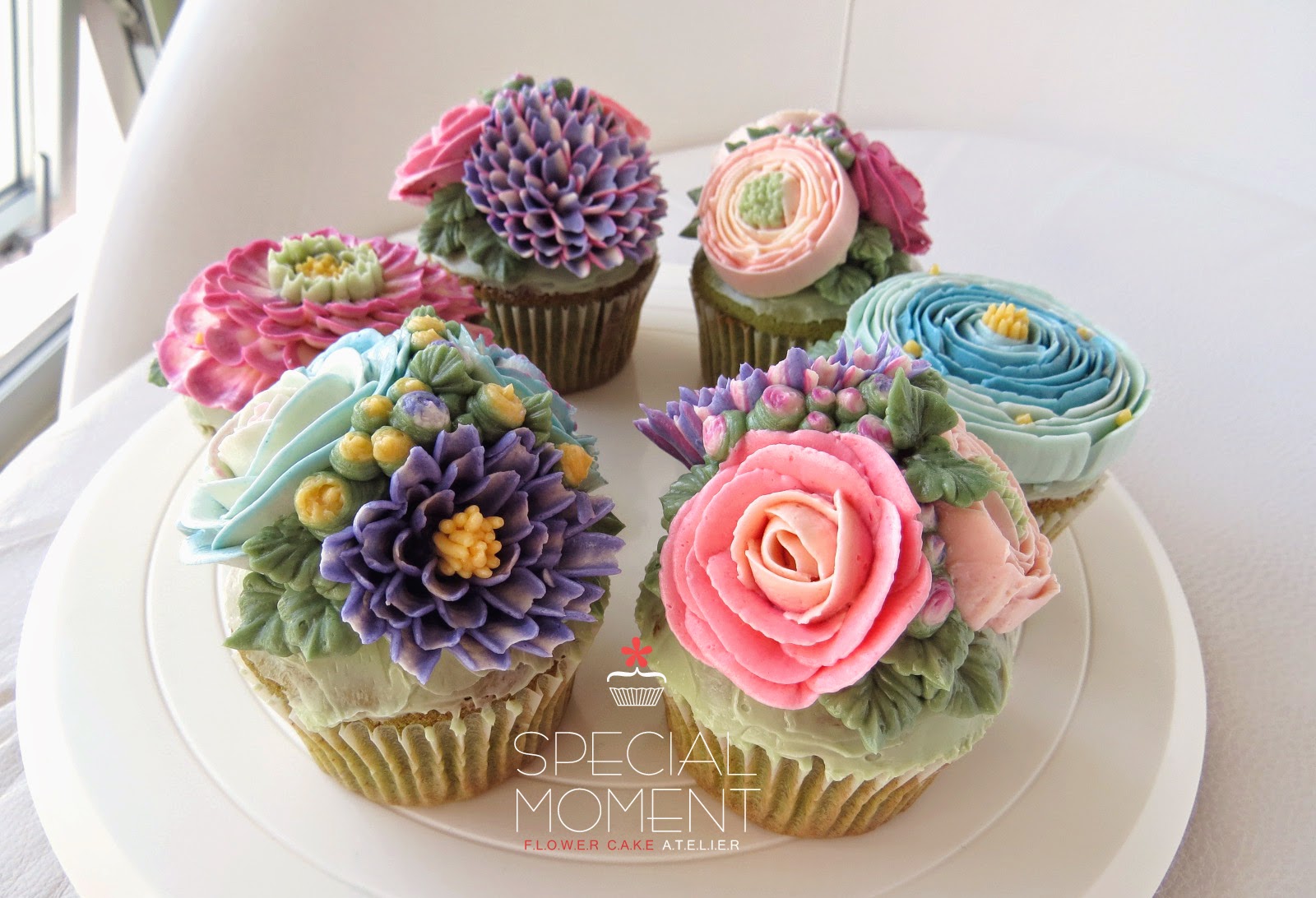 Special Moment Greentea Chocolate Buttercream Flower Cupcakes for