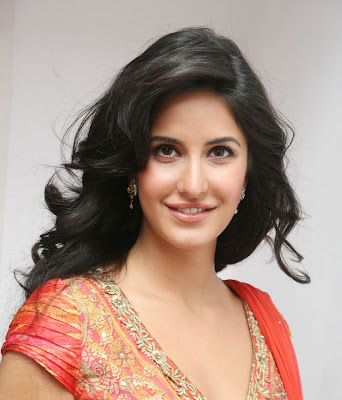 High Quality Bollywood Celebrity Pictures: Katrina Kaif Looks Gorgeous