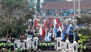 Besok UMK Ditetapkan, Gaji Buruh Subang Diperkirakan Diatas Rp 2 Juta Besok UMK Ditetapkan, Gaji Buruh Subang Diperkirakan Diatas Rp 2 Juta