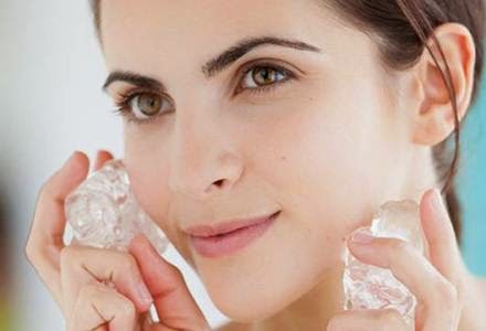 4 Manfaat Es Batu untuk Kecantikan 4 Manfaat Es Batu untuk Kecantikan