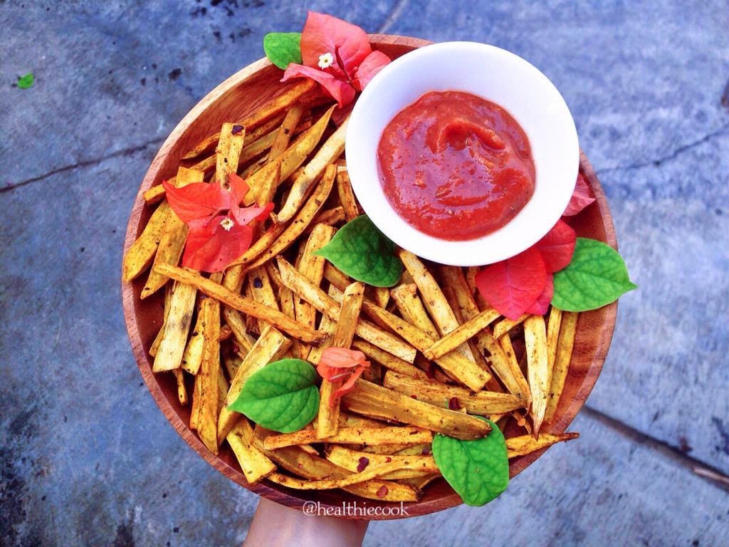 CRISPY Baked Fries + Vegan Ketchup Healthiecook