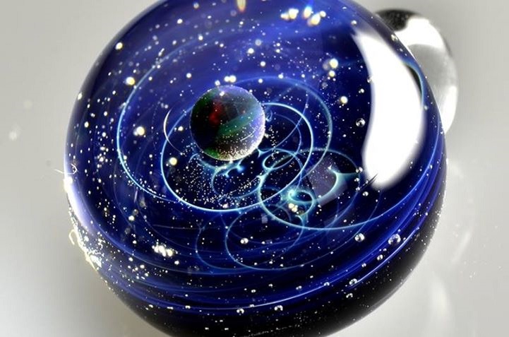 Space Glass: Handmade Planets And Galaxies Captured In Small Glass Pendants Space Glass: Handmade Planets And Galaxies Captured In Small Glass Pendants