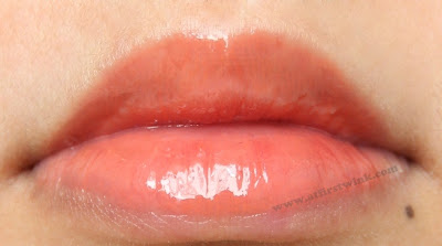 Peripera My Color Gloss 6 - Chewing orange on lips