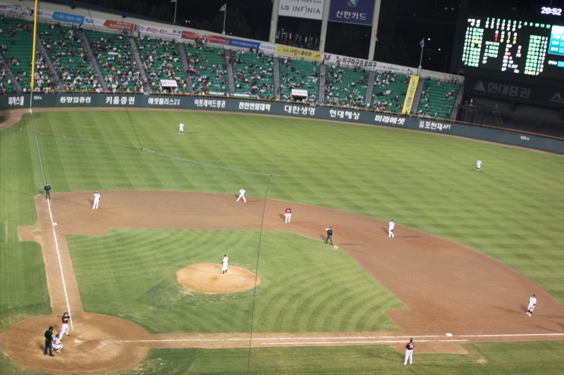 Go to a Korean Baseball Game! Seoul Eats