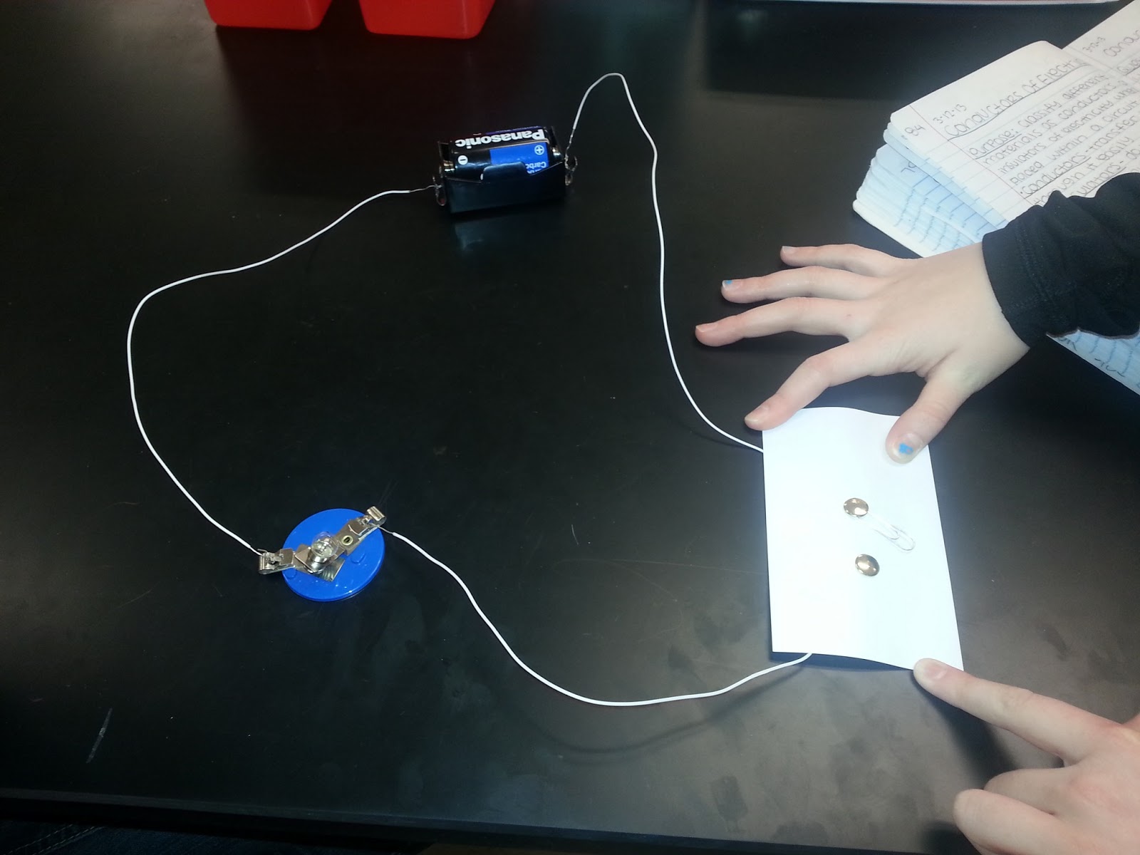 Schneider Science Conductors of Electricity / Using Switches