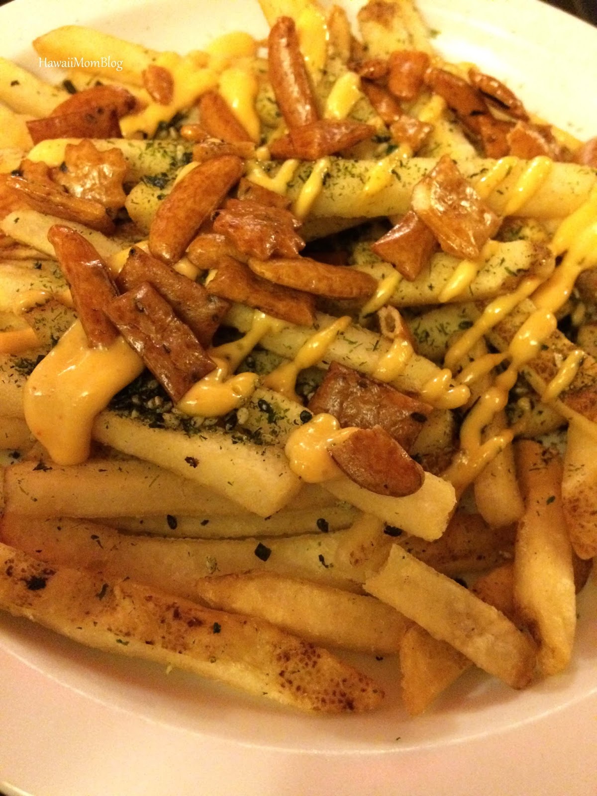 Hawaii Mom Blog Visit Maui Three's Bar and Grill