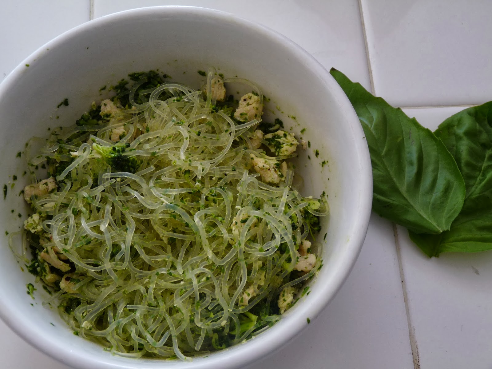 Rooted N' Sprouting {ParsleyBasil Kelp Noodles with Broccoli and Chicken}