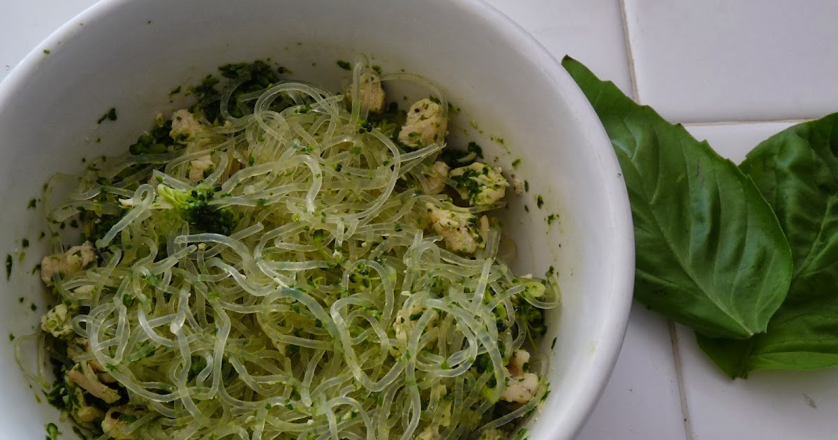 Rooted N' Sprouting {ParsleyBasil Kelp Noodles with Broccoli and Chicken}