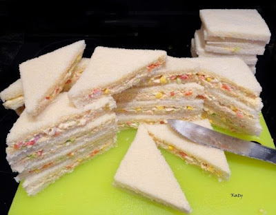 Sandwiches De Ensaladilla
