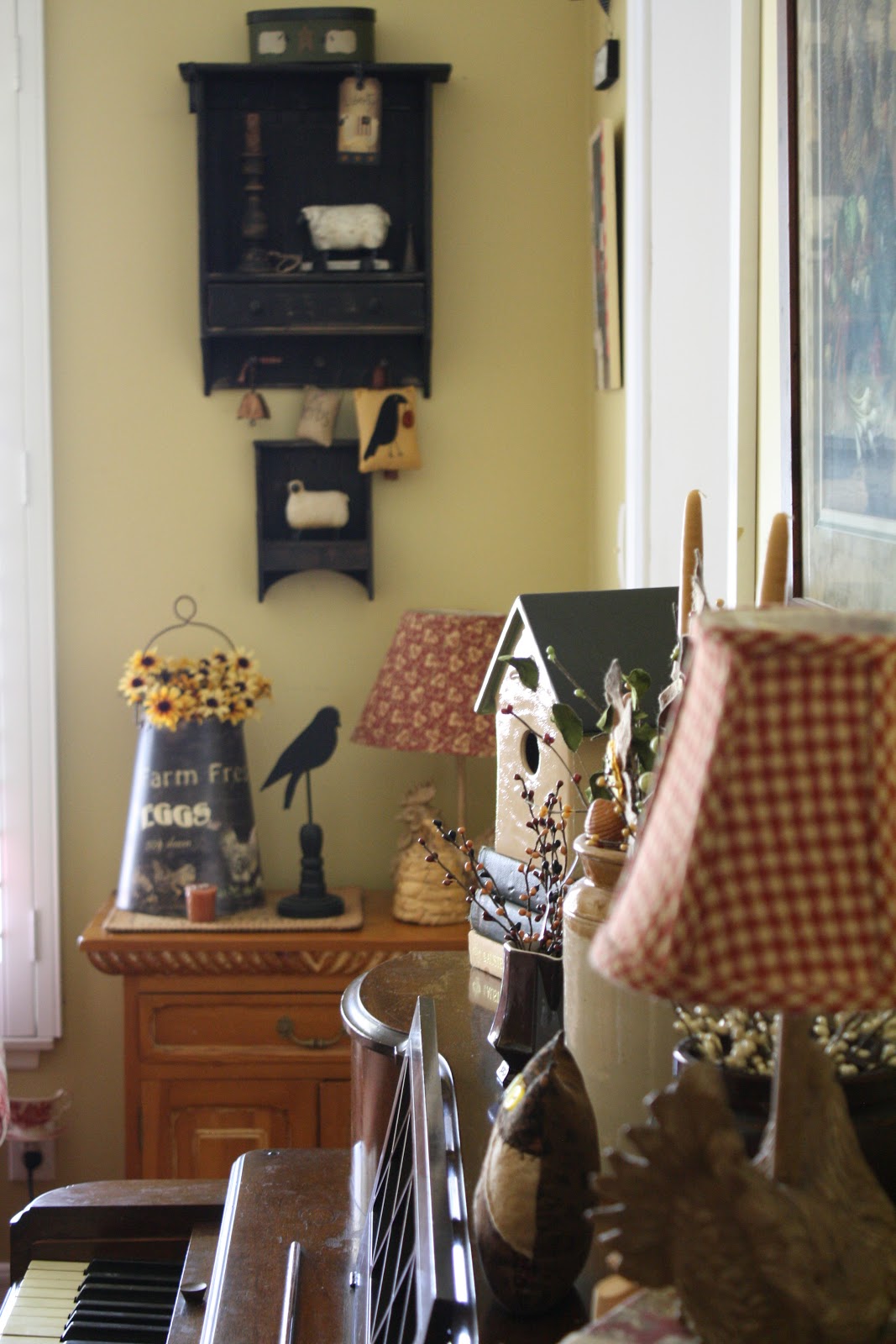 Sunny Simple Life Decorating With Primitives