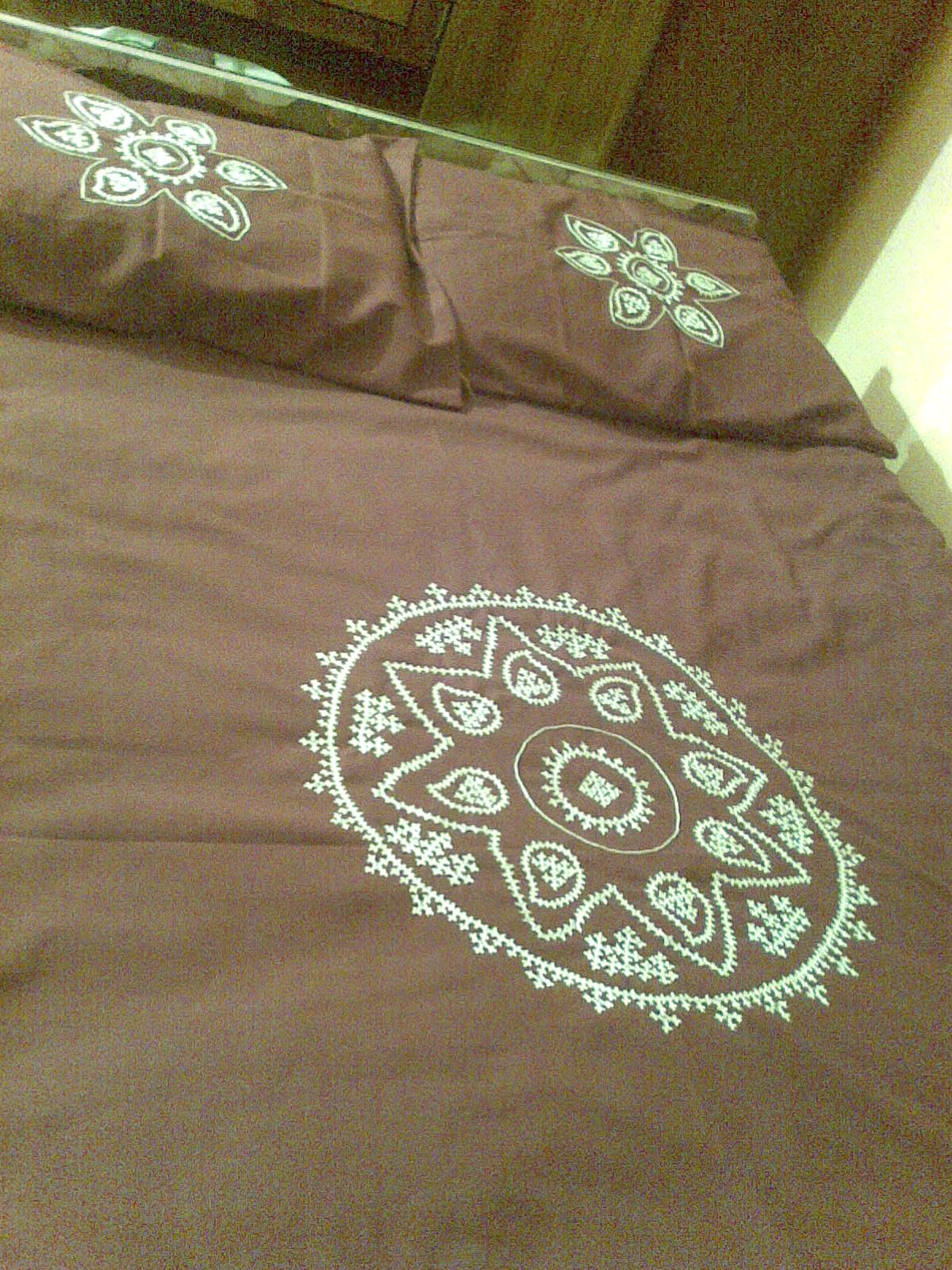 SRILU ARTS Kutch work hand embroidary on bedsheet