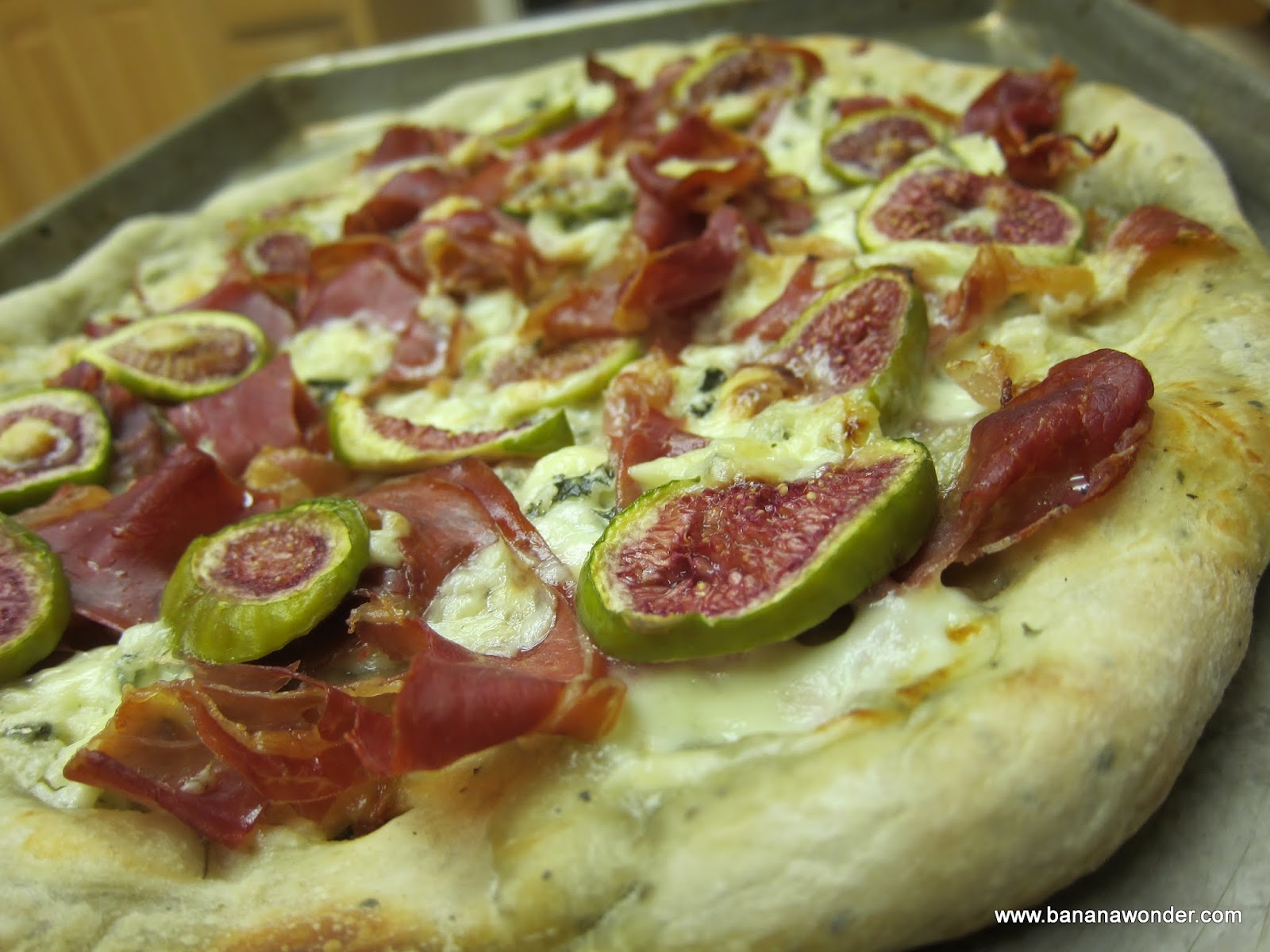 Banana Wonder Fig, Prosciutto and Blue Cheese Pizza