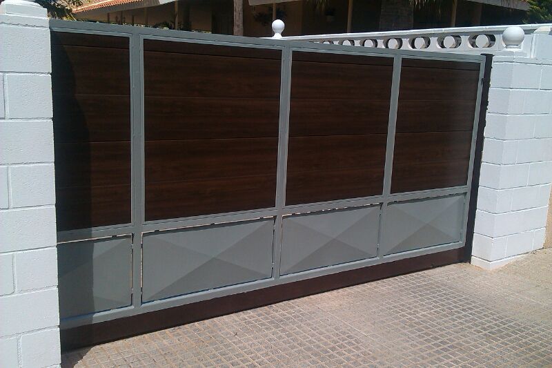 PERSIANAS Y PUERTAS MANUALES Y AUTOMÁTICAS PEDRO REYES BALLESTER