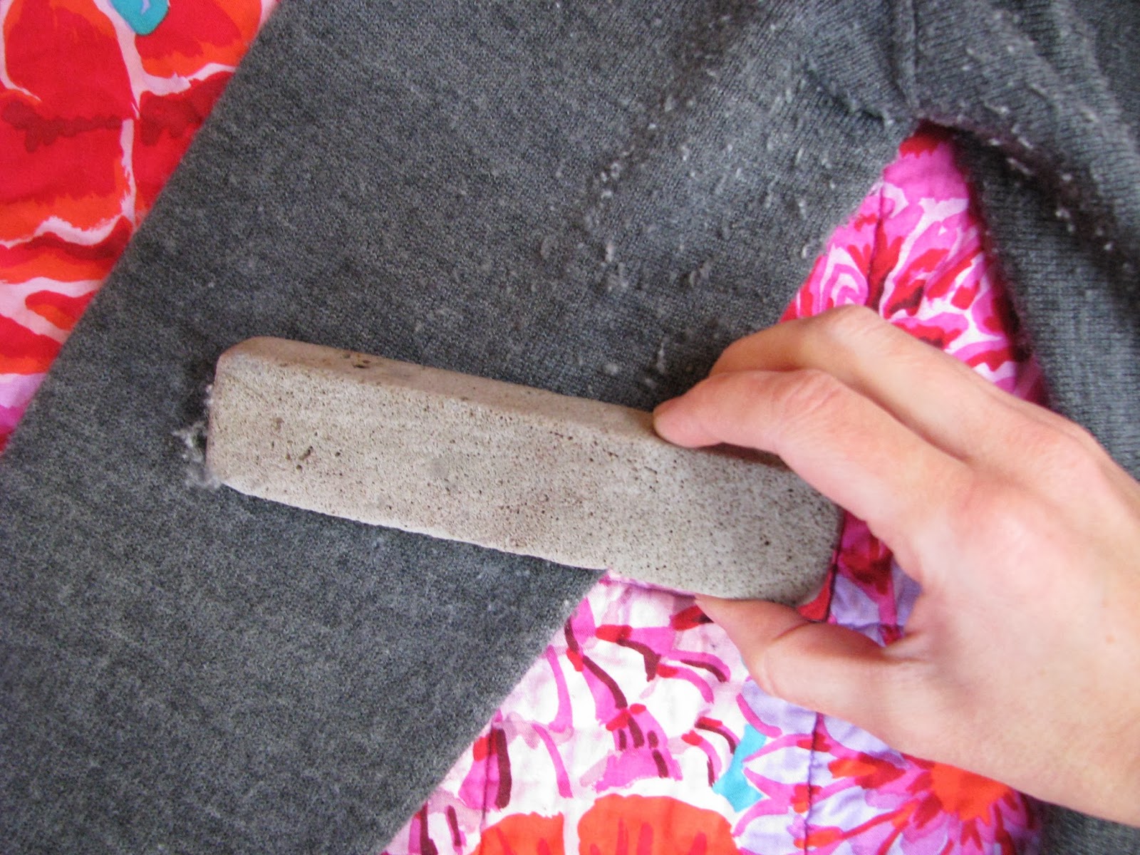 Sweet Happy Pie How to Defuzz Your Sweater