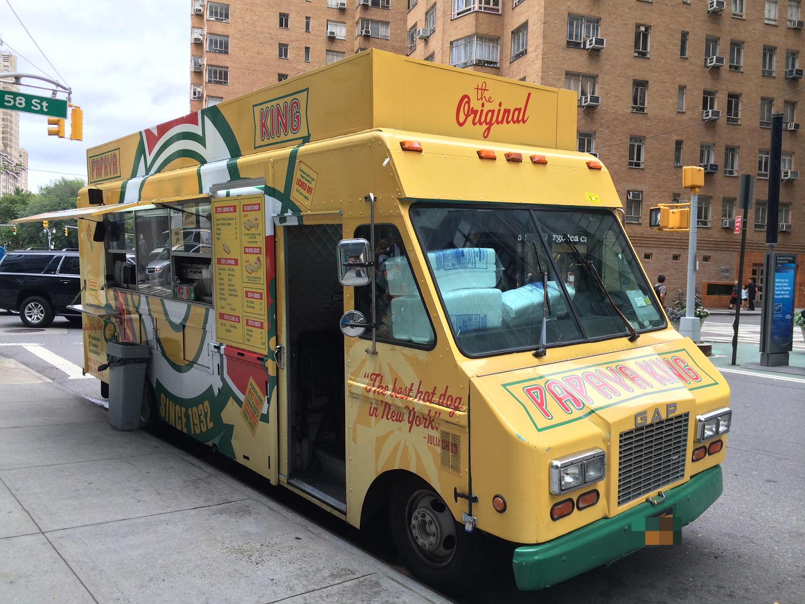 Hot Dog From Papaya King (Truck) / パパイヤキング（トラック）のホットドッグ I'm Made of