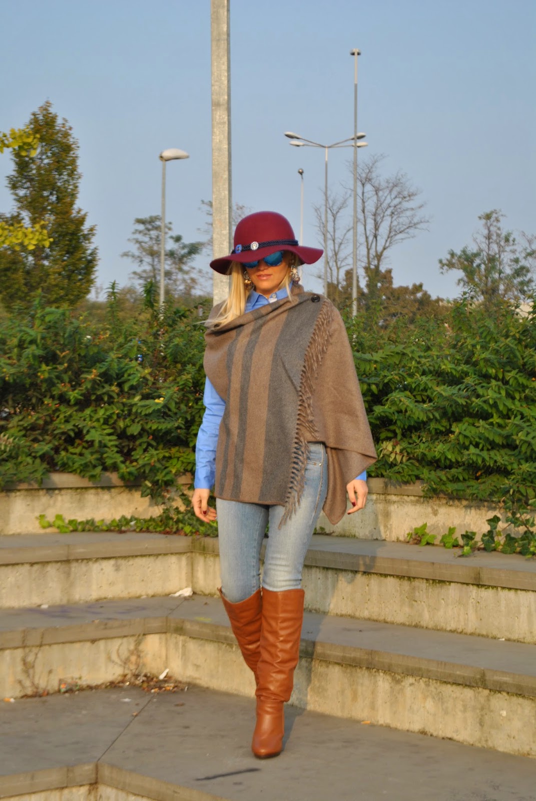  autumnal outfit  how to wear cape outfit cape cape street style outfit hat fashion bloggers italy italian girl  outfit mantella outfit casual abbinamenti mantella outfit jeans e mantella outfit stivali cuissardes outfit camicia azzurra outfit jeans fornarina come abbinare la mantella outfit cappello zara jeans e stivali abbinamenti stivali e jeans orecchini majique majique london earringss zara hat fornarina botton up mantella liu jo how to wear cape outfit cape outfit autunnali outfit casual autunnali outfit ottobre 2014 fashion blogger italiane fashion blogger bionde mariafelicia magno fashion blogger outfit colorblock by felym mariafelicia magno fashion blogger di color block by felym come abbinare il cappello cappello burgundy majique london earrings occhiali da sole con lenti a specchio azzurre excape