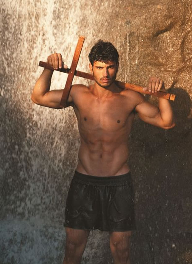 O modelo Maikel Castro em ensaio para a revista “Junior” (Foto: Didio/ Divulgação)