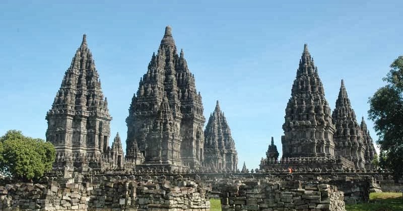 Hari - Hari Indah: Cerita legenda Candi Prambanan dalam bahasa Inggris