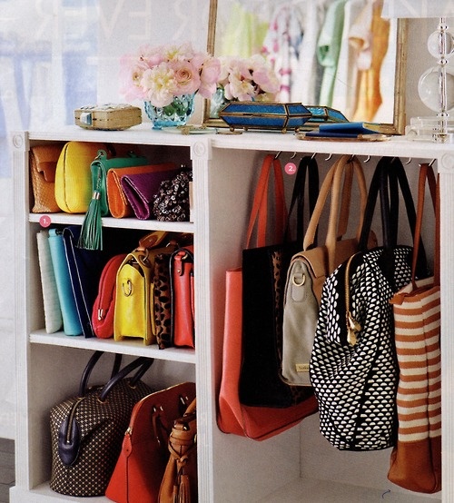 deliciously organized + ORGANIZING HANDBAGS
