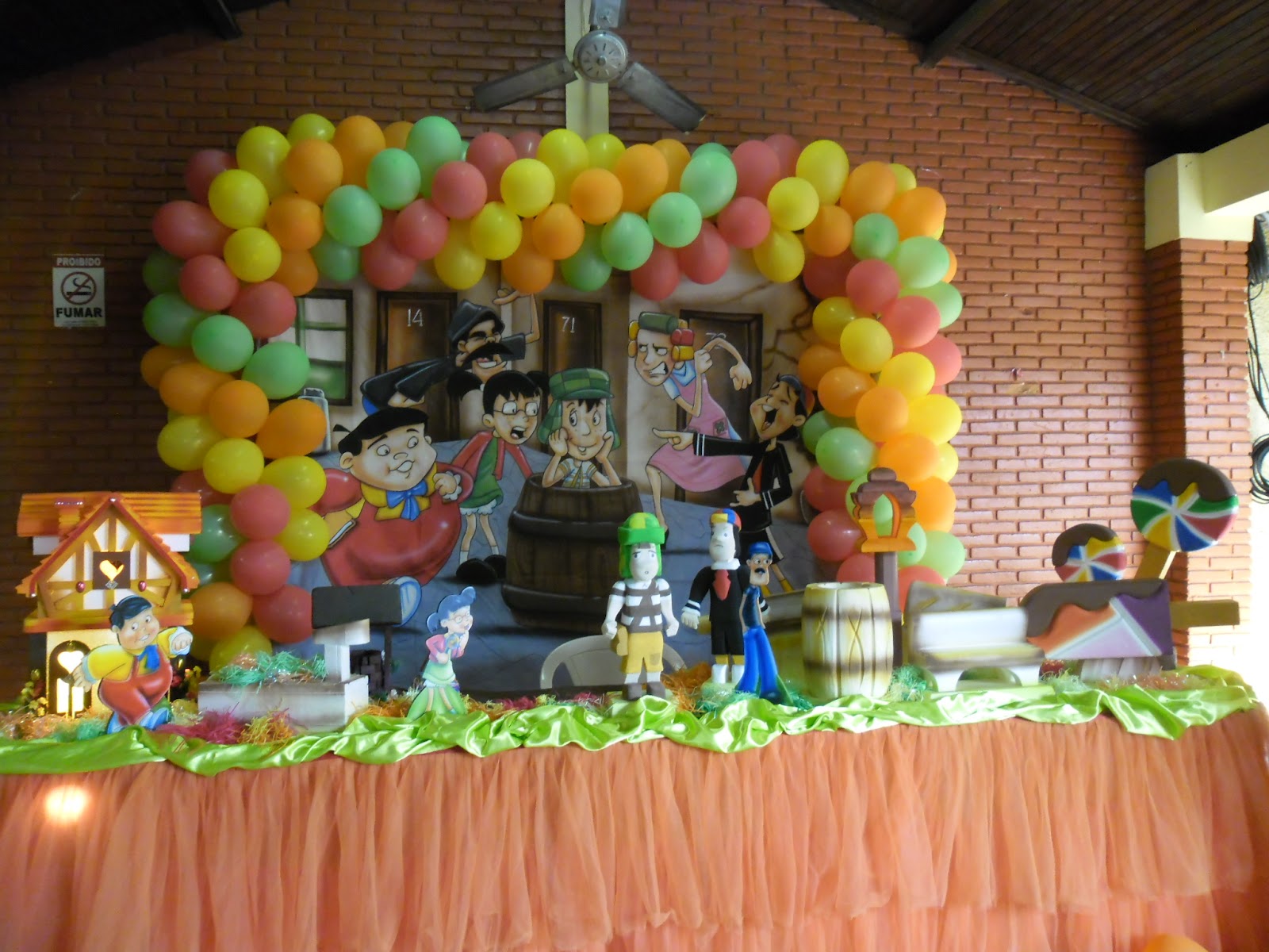 com decoração de festa infantil, debutante, salão Chaves com decoração de festa infantil, debutante, salão Chaves