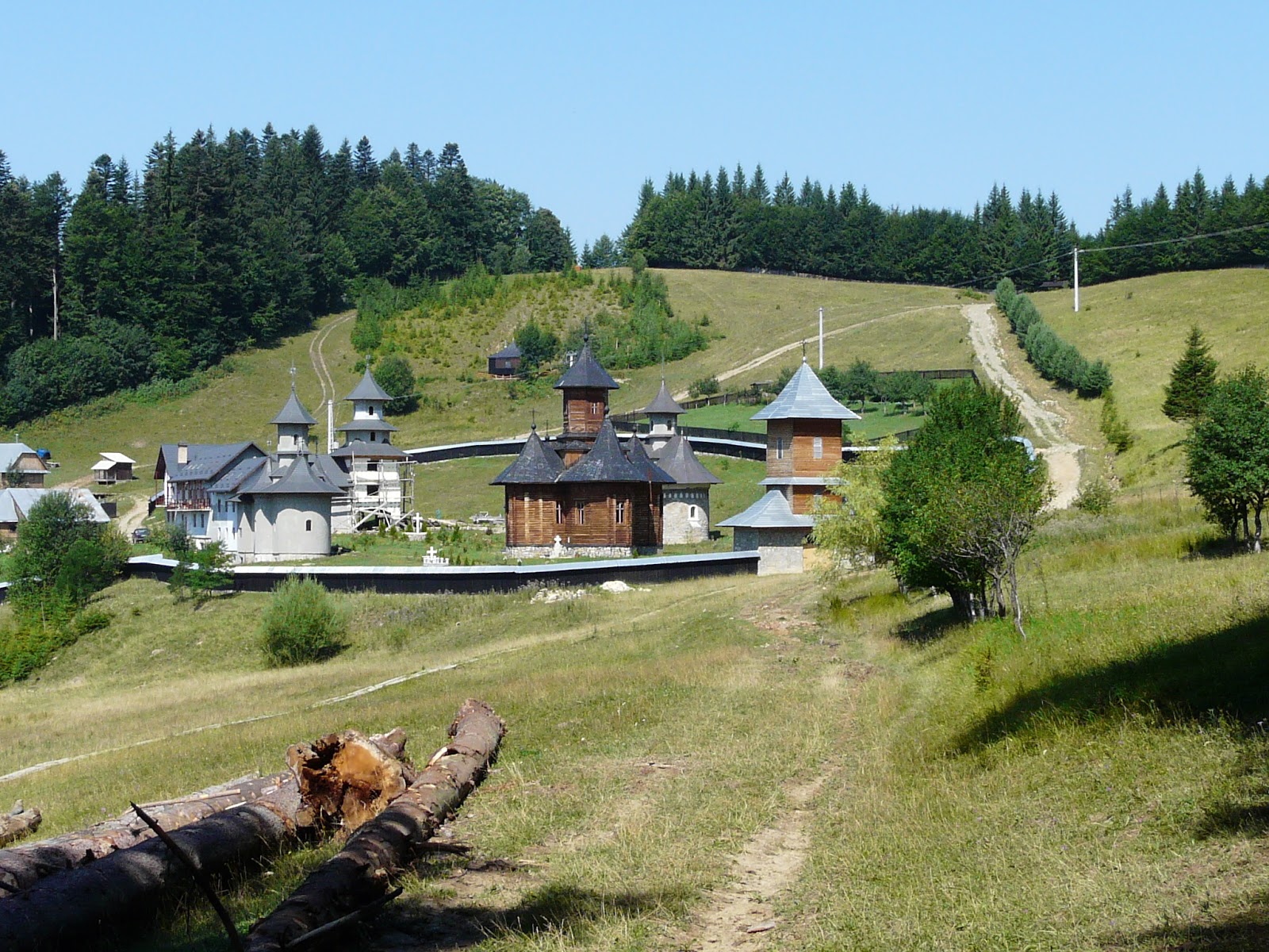 plecat de acasă Mănăstirea Daniil Sihastru oază de liniște și rugăciune