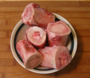 Don T Brush Your Dog S Teeth Give Him A Beef Bone Instead It Wolves In Nature Don T Go To The Market Beef Bone Or A Tooth Brush But What They Do Is Once Are Done With Feeding Would Rub
