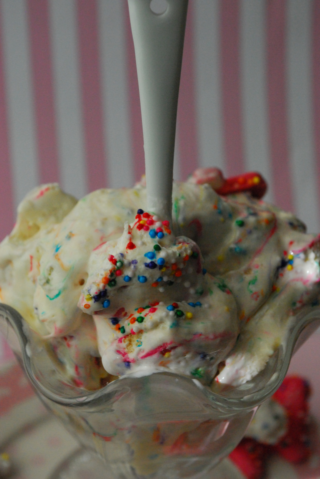 Juneberry Lane FROSTED Lions, Tigers, and Bears...Oh My!! Frosted