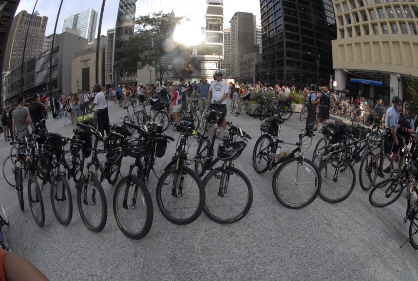 Chicago Critical Mass Bike Ride Hits the Streets of Chicago Again