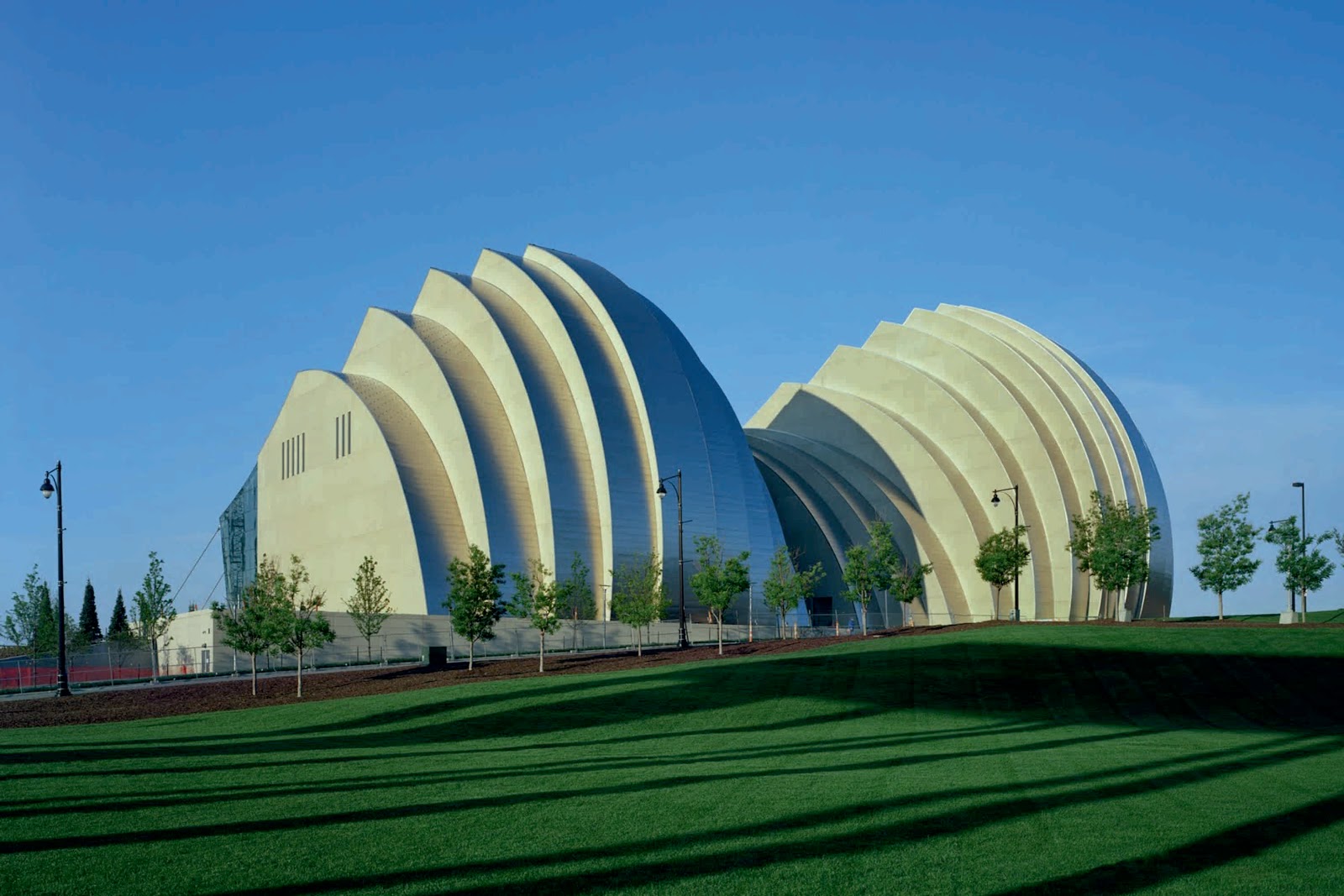 KAUFFMAN CENTER FOR THE PERFORMING ARTS BY MOSHE SAFDIE | A As Architecture