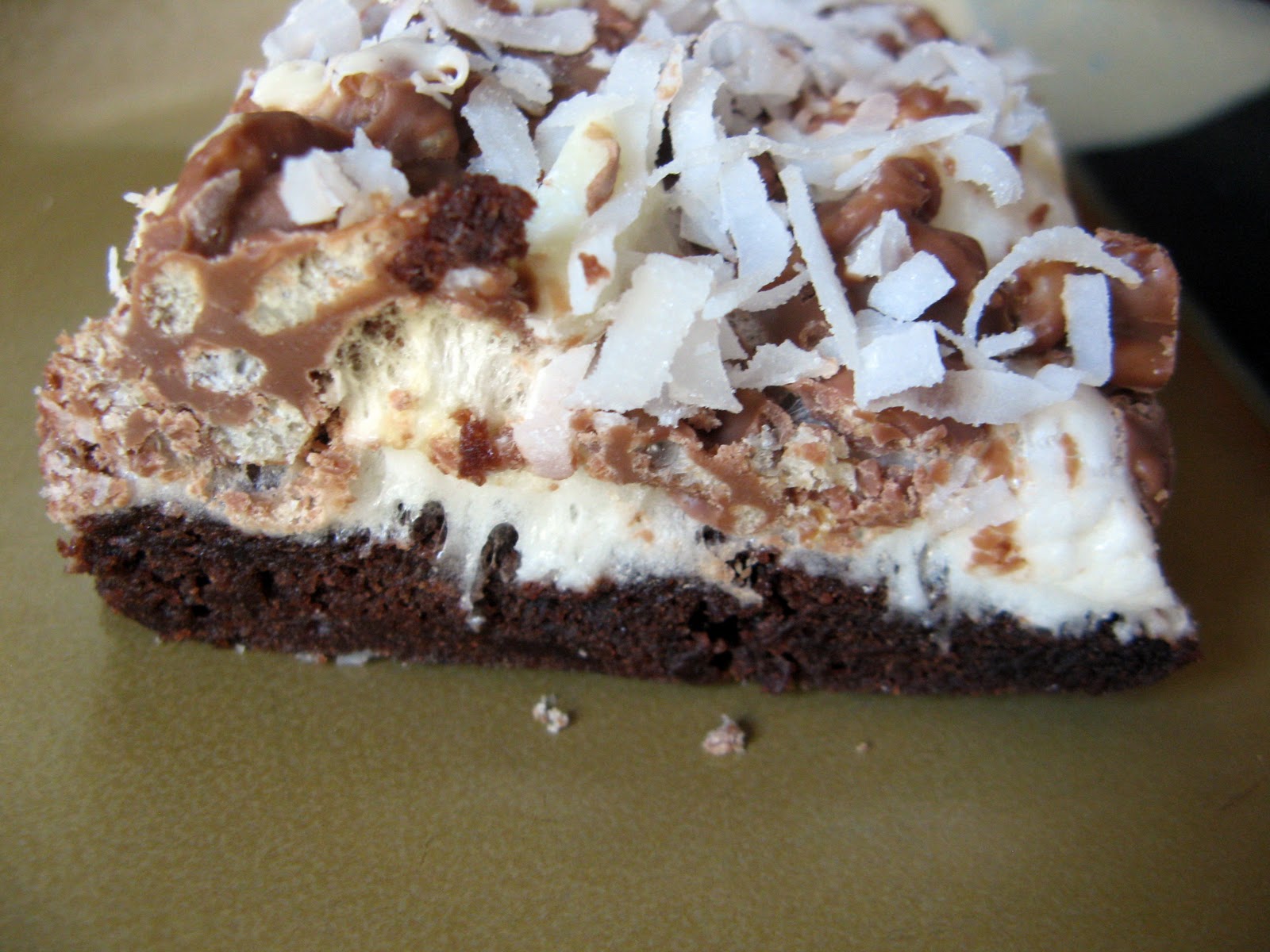 marshmallow crispy brownie bars