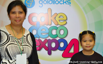 mother and daughter at cake expo