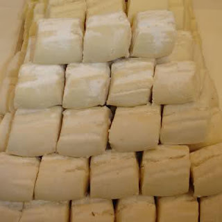 BEYAZ UN KURABİYESİ TARİFİ BEYAZ UN KURABİYESİ TARİFİ