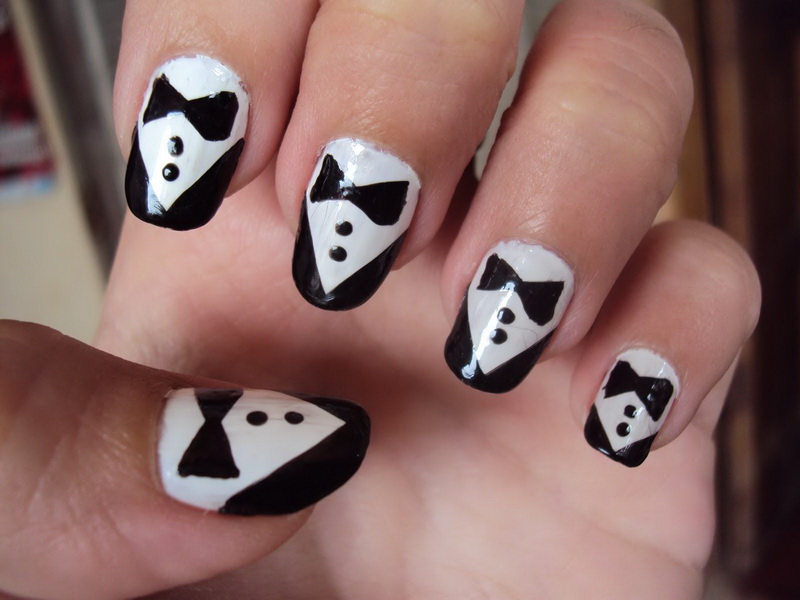 Home » Unlabelled » Black and White Nail Polish Designs