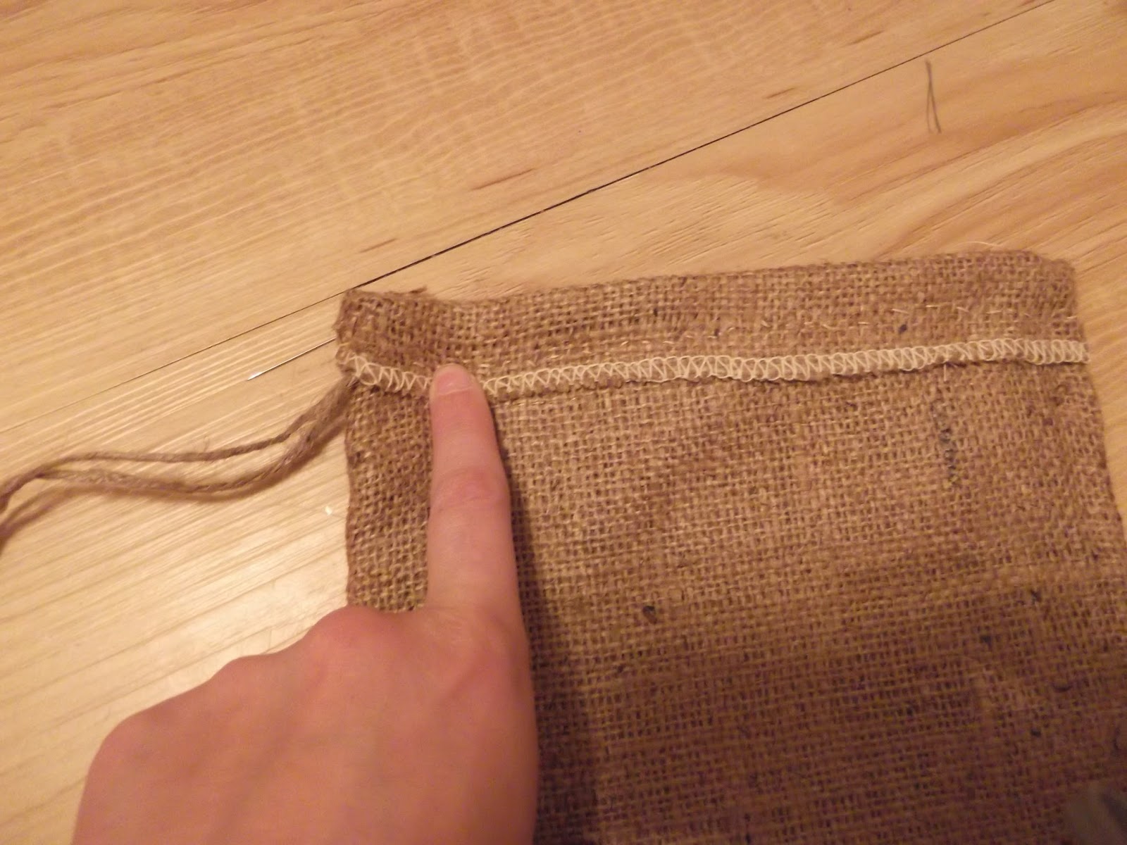Thrifty 31 Blog DIY Burlap Drawstring Bag