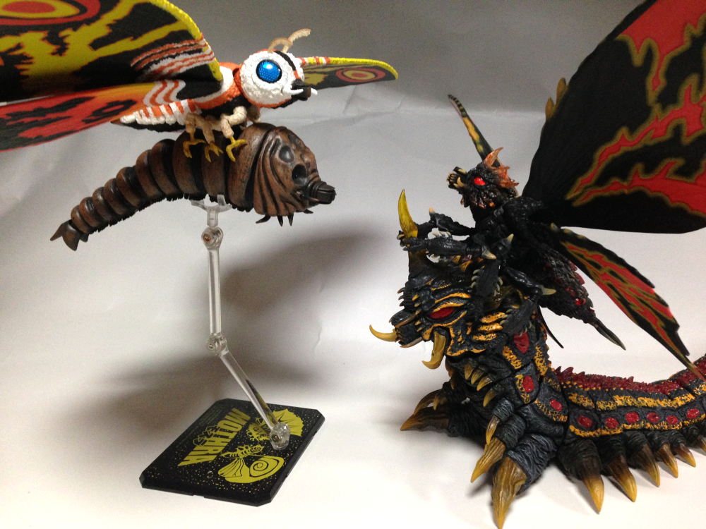 S.H. MonsterArts Mothra and Battra Larva Set Pictures.