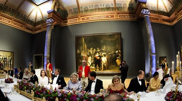Queen Beatrix hosts her final dinner as Queen for members of the royal family 