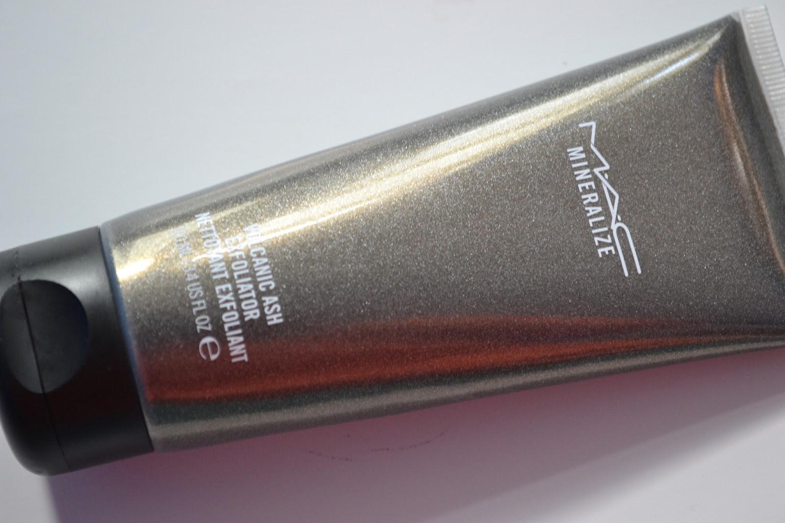 No Pain No Beauty Scrub aDub Mac Mineralize Volcanic Ash Exfoliator