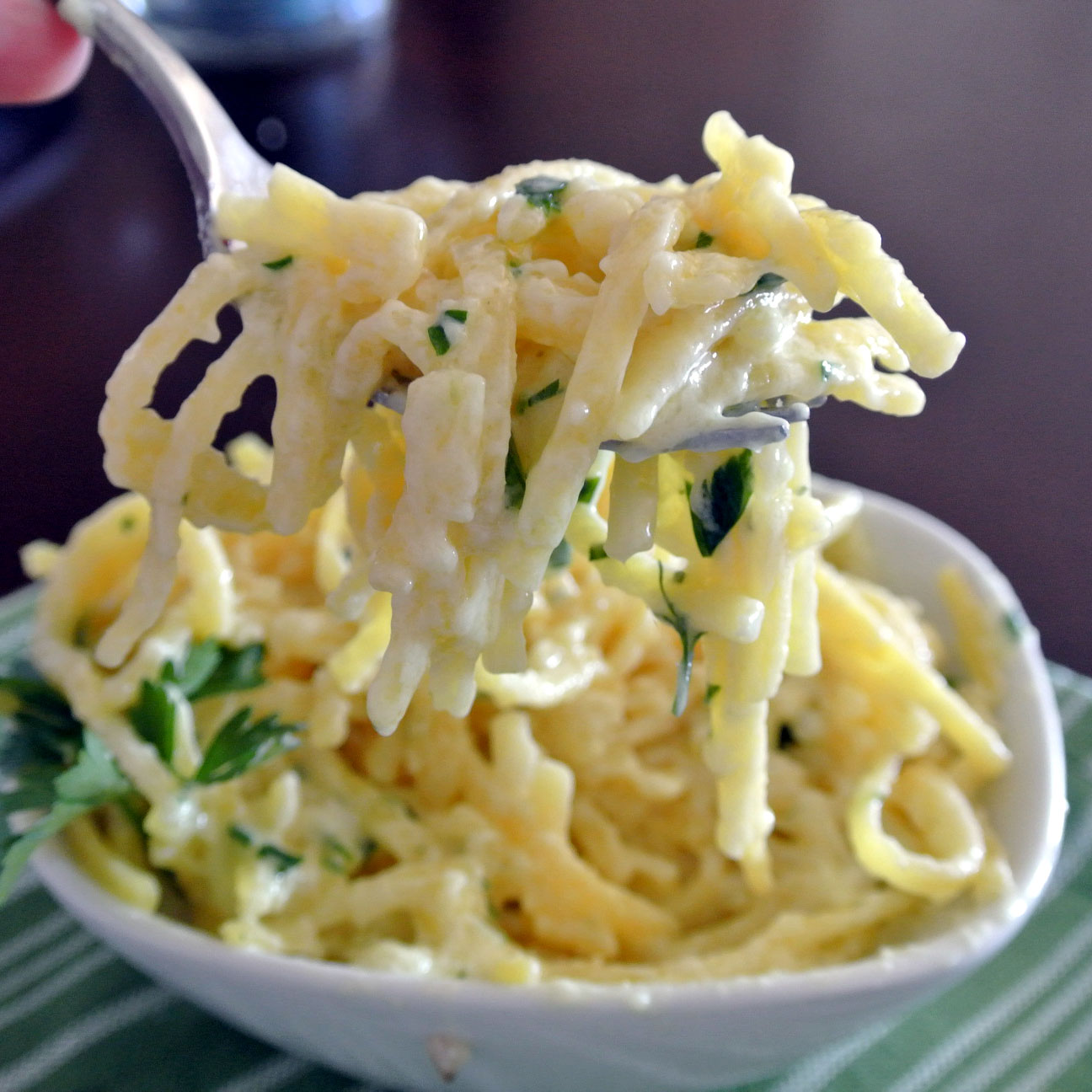 Mom, What's For Dinner? Creamy Garlic Pasta