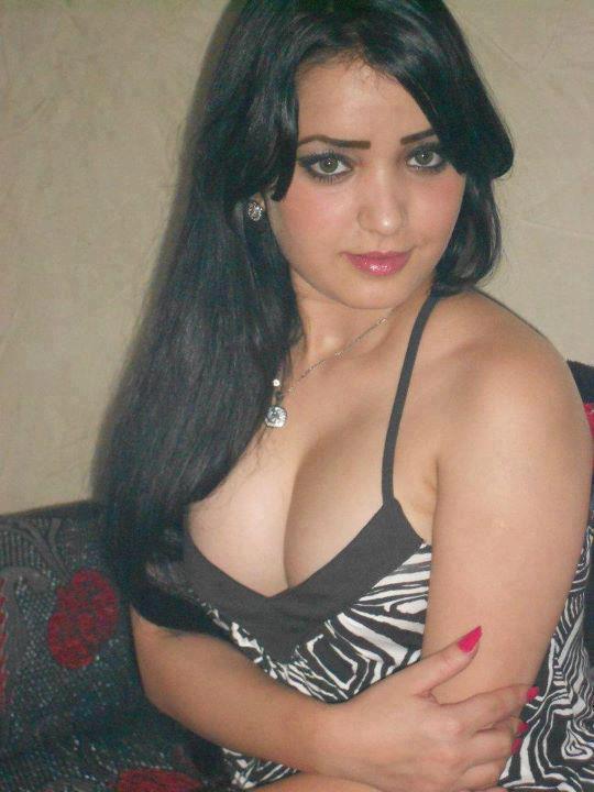 Indian model tasha taking bath free porn pic