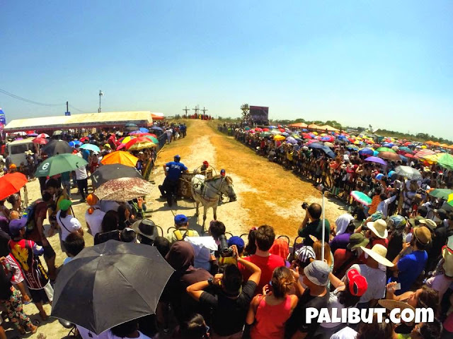 Flagellants Perform Ritual on Holy Week 2015 in Pampanga Photos