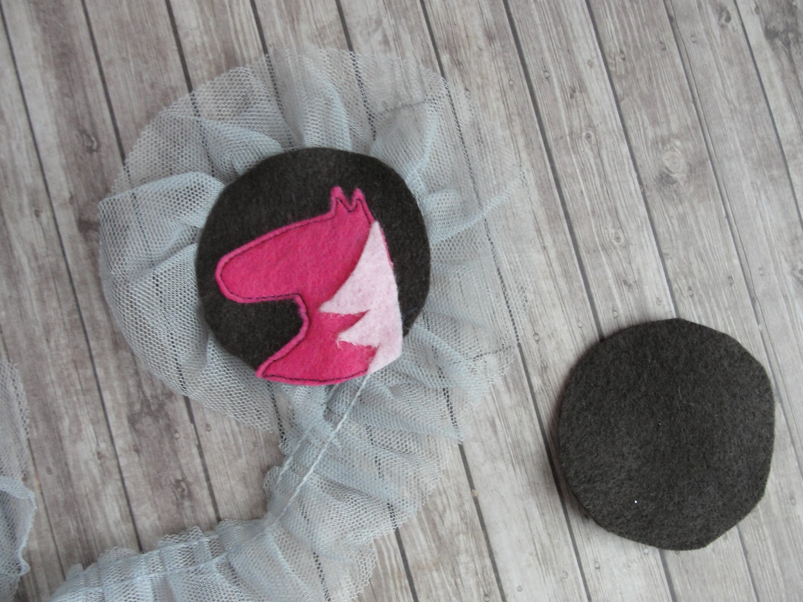 The Running Stitch Horse Headband Tutorial