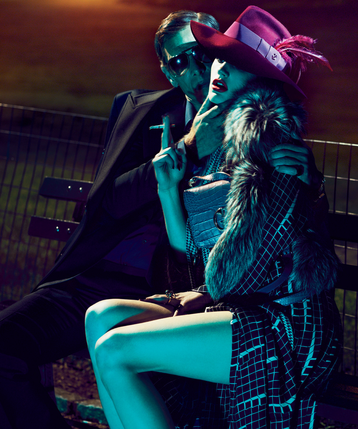 http://1.bp.blogspot.com/-Ks6fWteDFI4/TjsQpkNCS3I/AAAAAAAACEg/144-mmKY-H8/s1600/Saskia+de+Brauw+%2526+Marique+Schimmel+by+Mert+%2526+Marcus+%2528Interview+August+2011%2529+3.jpg
