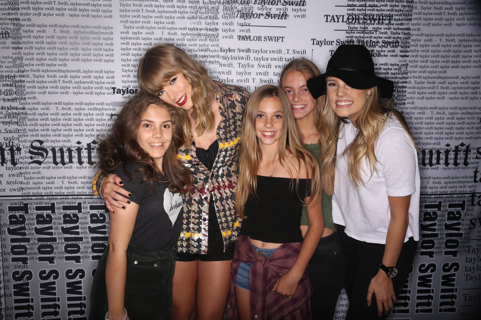 Mia & Sisters Meet Taylor Swift!