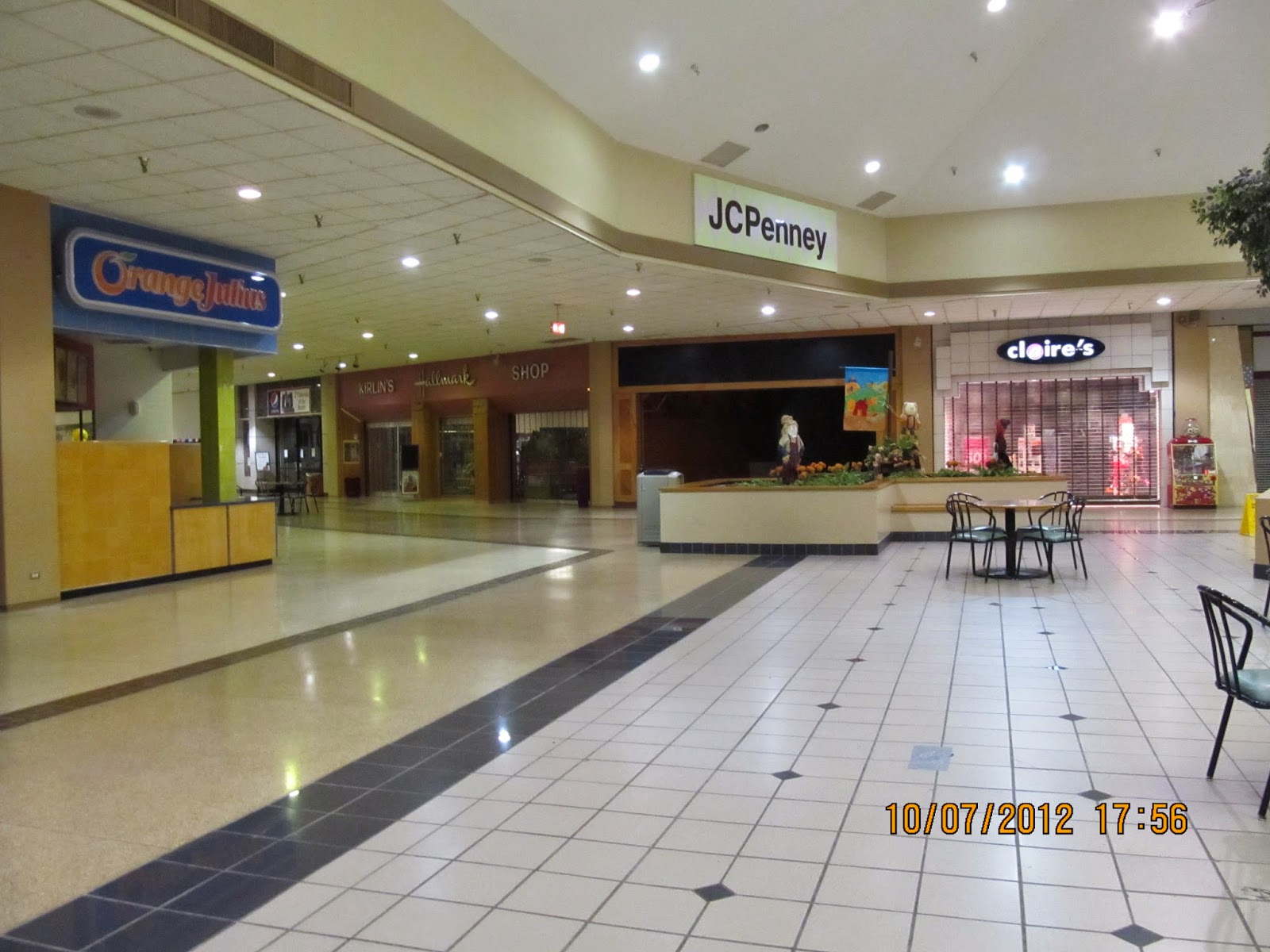 Trip to the Mall Sandburg Mall (Galesburg, IL)...The Lost Mall.