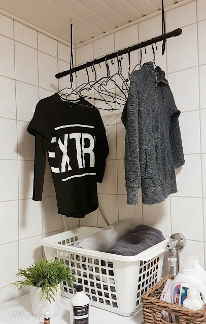 diy sisustus , kuparirekki , vaaterekki , kupariputki , henkarit , vaatesäilytys , naulakko pyykki, pesuhuone pesukone vaatteet
