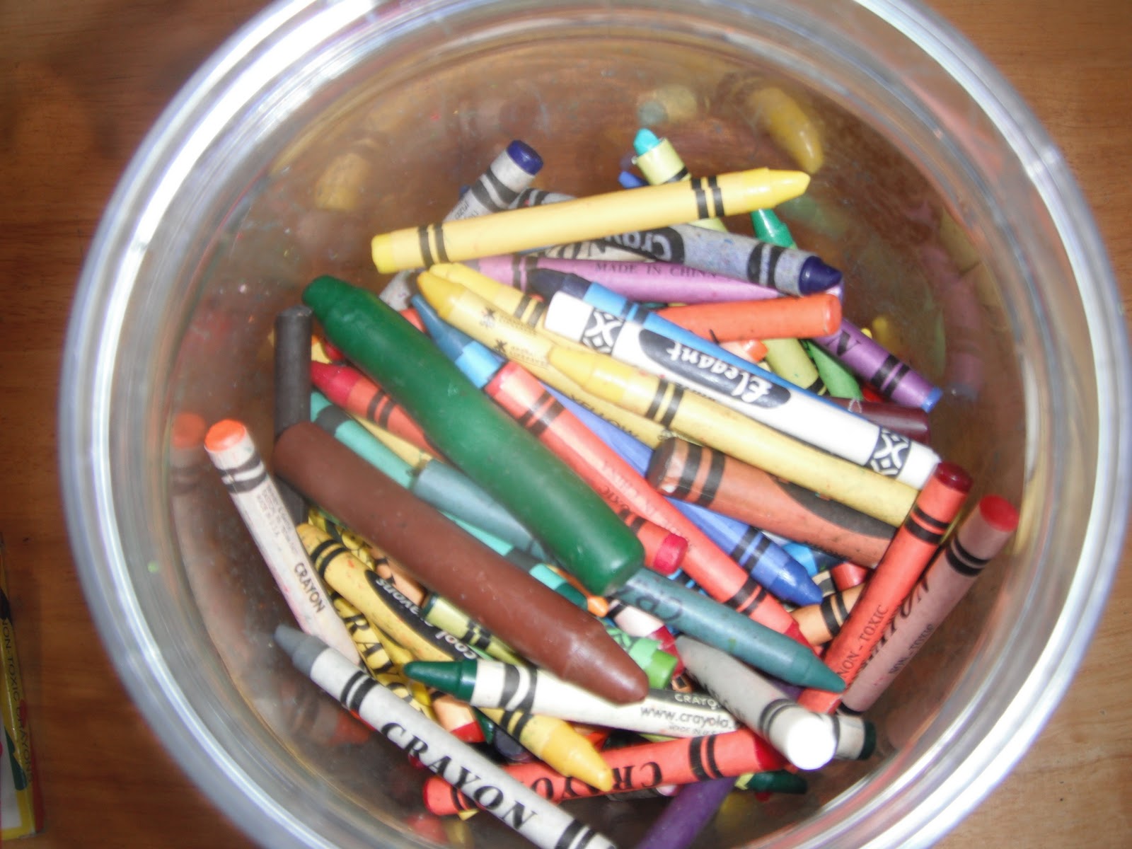 PARTY Make crayons out of broken crayons Easy, Fun and Ecofriendly