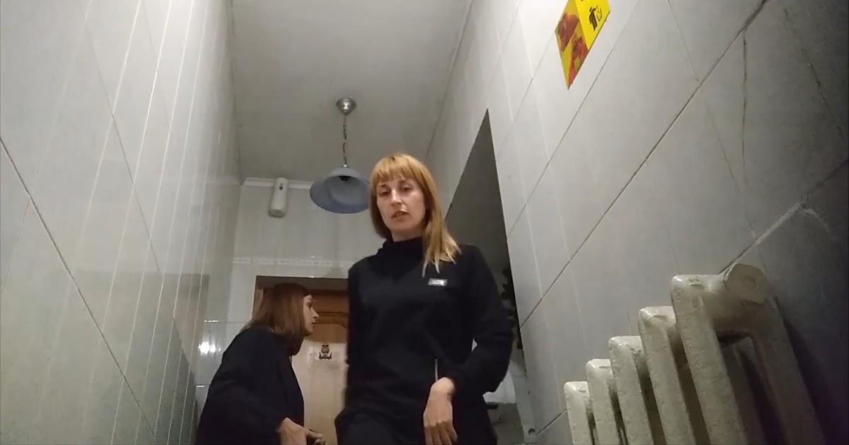 Скрытая камера в туалете поликлиники Часть 1
